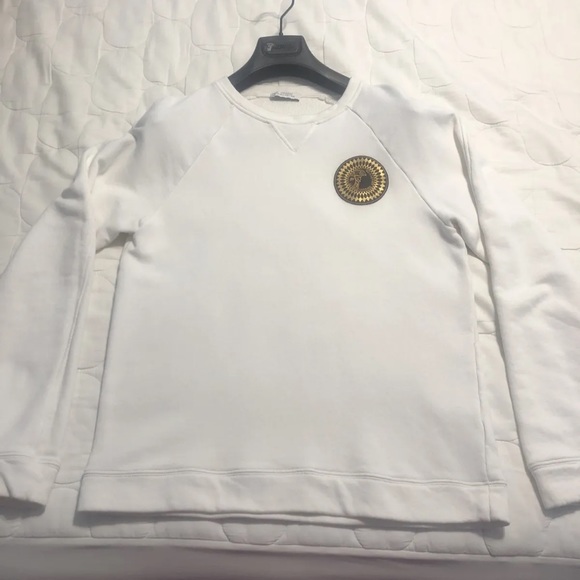 Versace - Picture 2 of 5